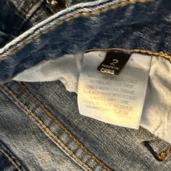 Stylish Denim Shorts Set - Picture 2 of 5